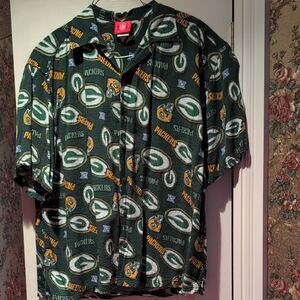 Green Bay Packer Button Down Shirt Sleeve Shirt.  Size L.
